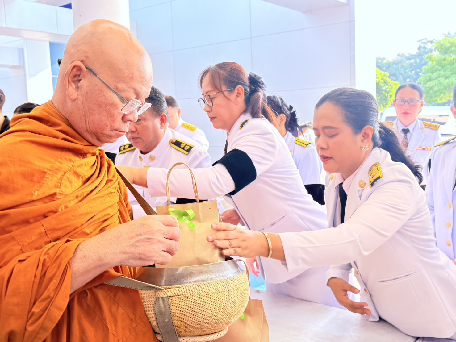 title - วันที่ 2 เมษายน 2569 เวลา 07.00 น. นายประเสริฐ กาญจนเกียรติกุล ปฏิรูปที่ดินจังหวัดบุรีรัมย์ พร้อมเจ้าหน้าที่ ส.ป.ก. บุรีรัมย์ ร่วมกิจกรรมวันคล้ายวันพระราชสมภพ สมเด็จพระกนิษฐาธิราชเจ้า กรมสมเด็จพระเทพรัตนราชสุดาฯ สยามบรมราชกุมารี จังหวัดบุรีรัมย์